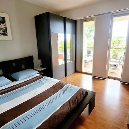Duplex Apartment, Sea View And Swimming Pool דירה