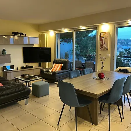 Duplex Apartment, Sea View And Swimming Pool * Nizza